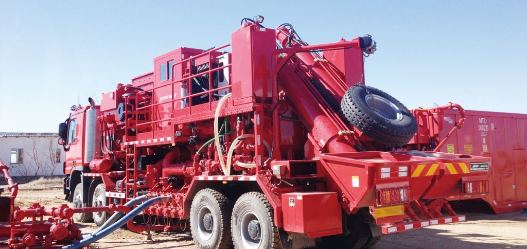 Jereh 100bbl Truck Mounted Sand Blender in Kazakhstan