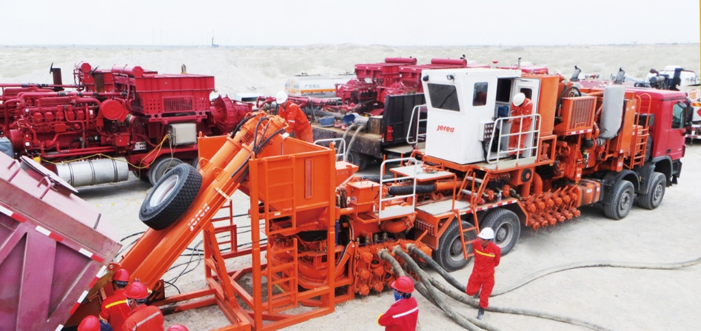 Jereh 240bbl Truck Mounted Sand Blender in Karamay, China